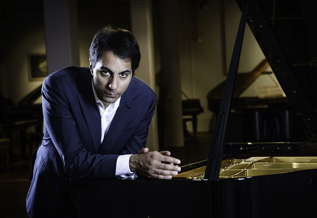 Soloist Spotlight: Pianist Saleem Ashkar Brings Passion and Power to the Accordi Musicali International Music Festival